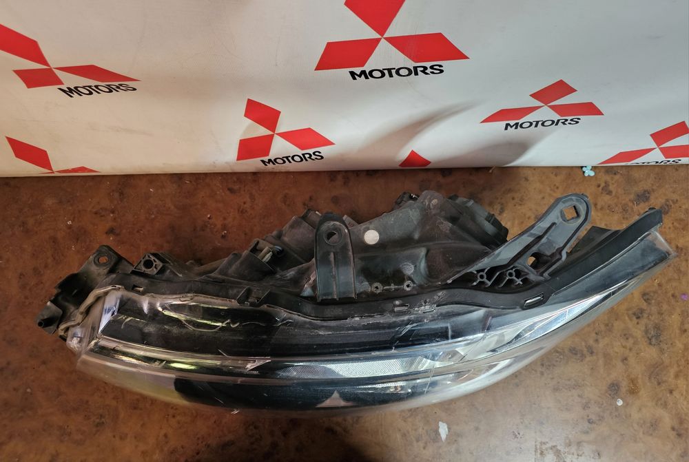 Митсубиси Аутлендер 3, фары