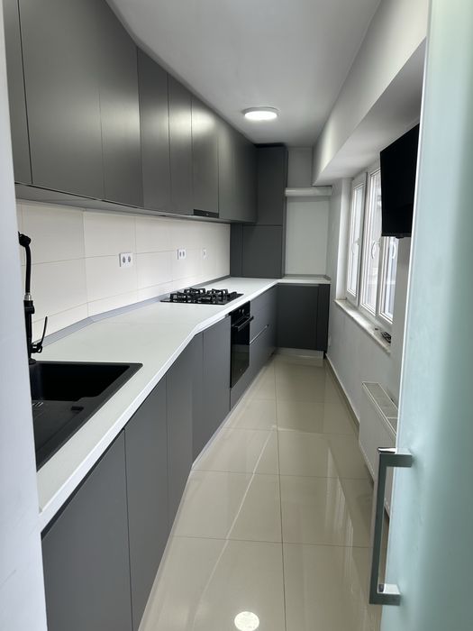 Apartament 4 camere de închiriat