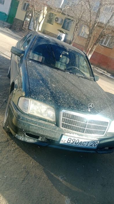 Мерседес с 180 обиом 1,8