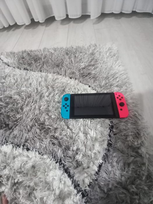 Vând Nintendo switch