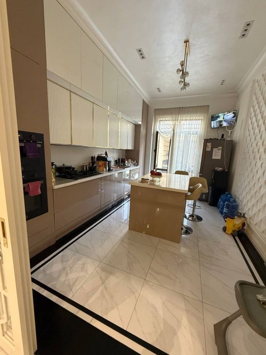 Продается Элитный Дом Мирзо-Улугбекский район Амир Темур 3,3 Соток