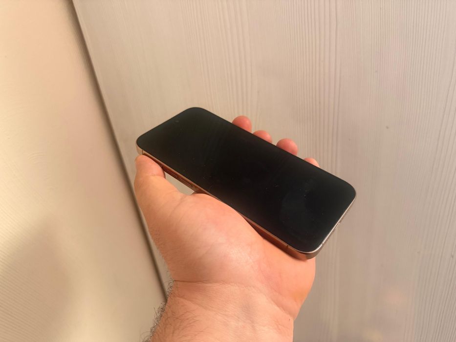 Продам Iphone 16 pro max