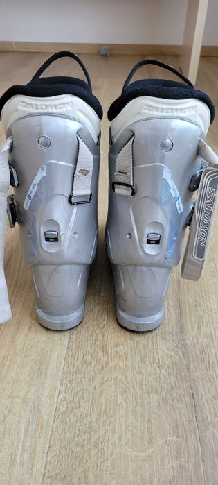 Продавам ски обувки Salomon 26