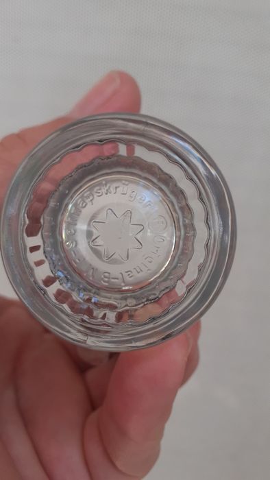 Два  броя  колекционерски малки халби