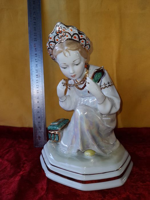 Советские фарфоровые статуэтки