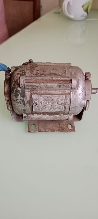 продам электродвигатели