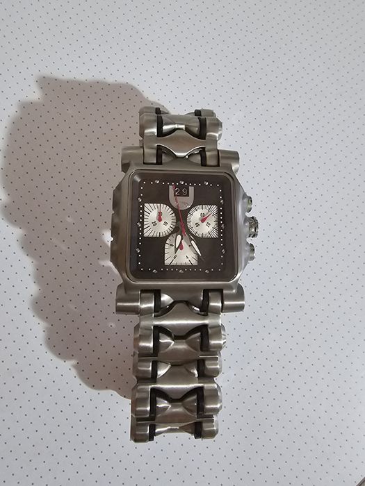 Продам редчайшие коллекционные часы Oakley Minute Machine (Time Tank)