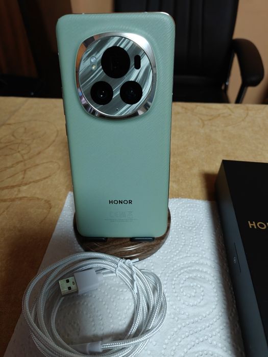 Honor Megic 6 pro 12/512.gb.