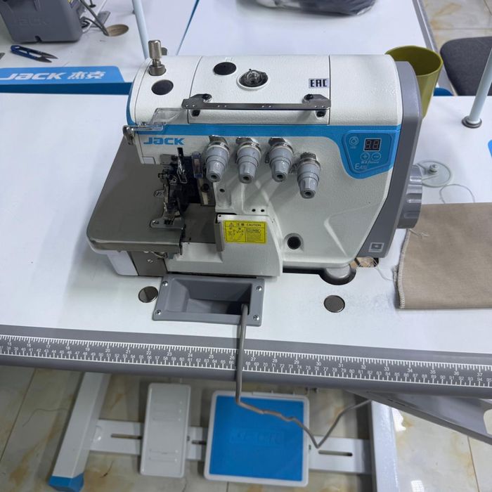 Оверлок Jack E4 (4-нитка)