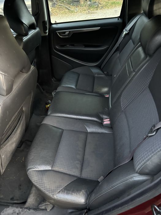 Волво В70 2.5 на части. Volvo V70