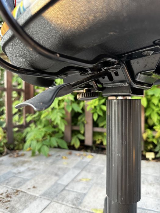 Продавам детско столче за бюро