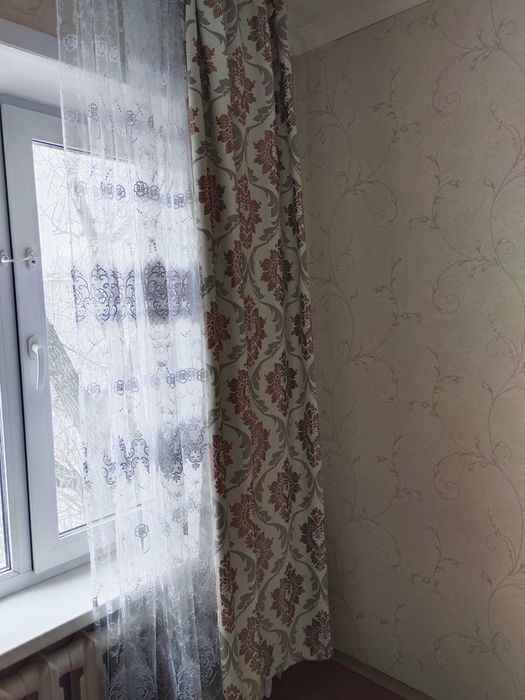 Отдам даром 4 шторы и 1 тюль