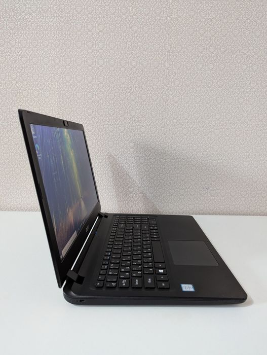 Ноутбук Acer Aspire ES1-572