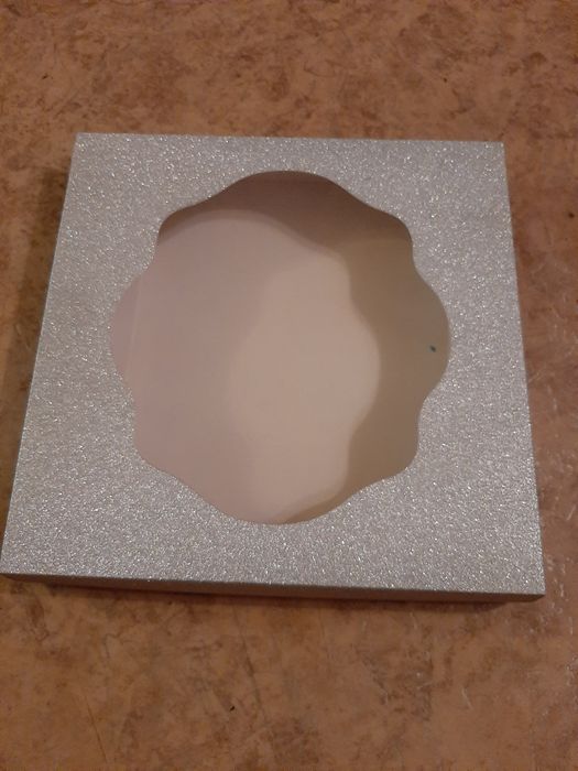 Продам коробки для упаковки подарков