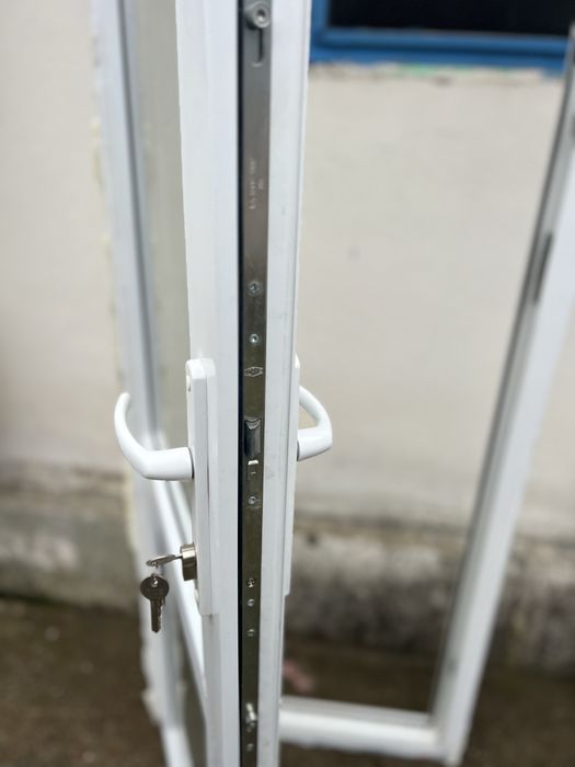 Usa pvc cu geam termopan sh