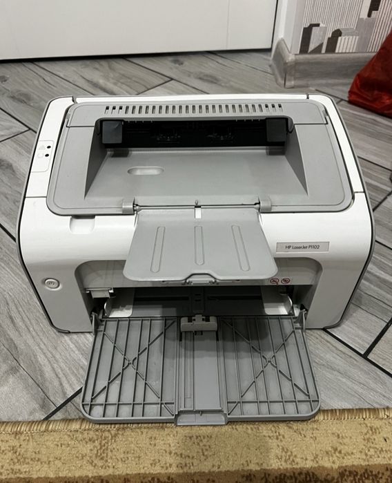 Продам принтер HP P1102 в хорошем состоянии