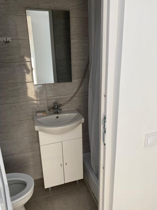 Închiriez garsonieră