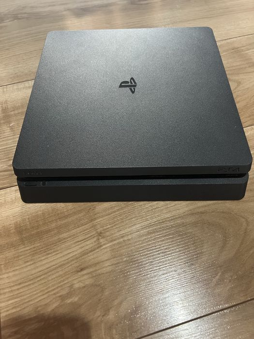 Playstation 4 slim