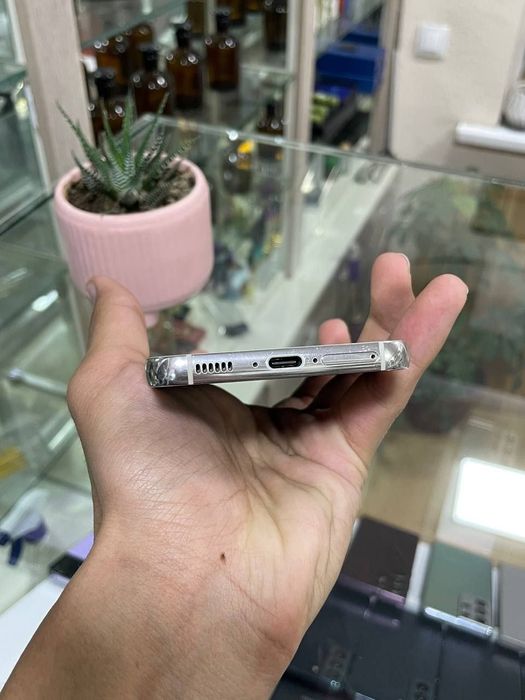 Samsung galaxy s23  5G 8/256gb holati ideal 9/10