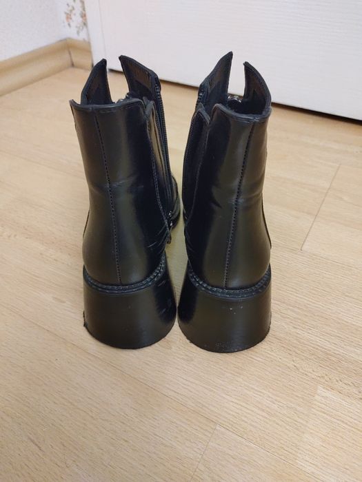 Ботинки кожаные 37 размер