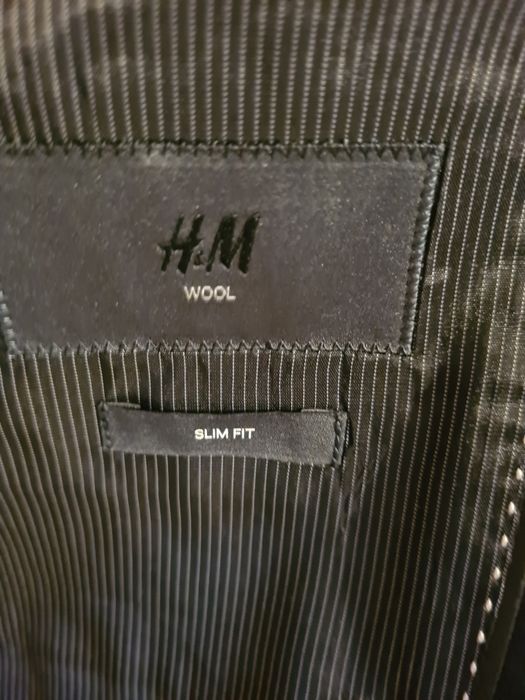Vând: sacou H&M negru din 100% lână, mărimea 48