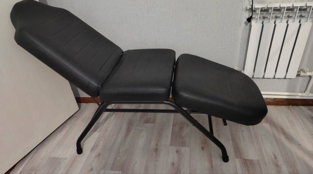 Продам кушетку срочно