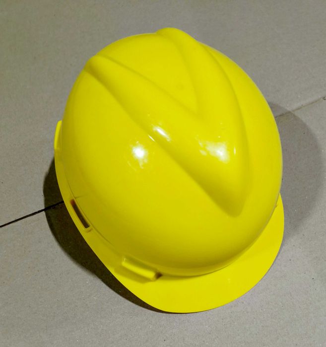 Продаются каски и полнолицевые маски