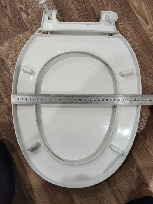 Сидение с крышкой от унитаза