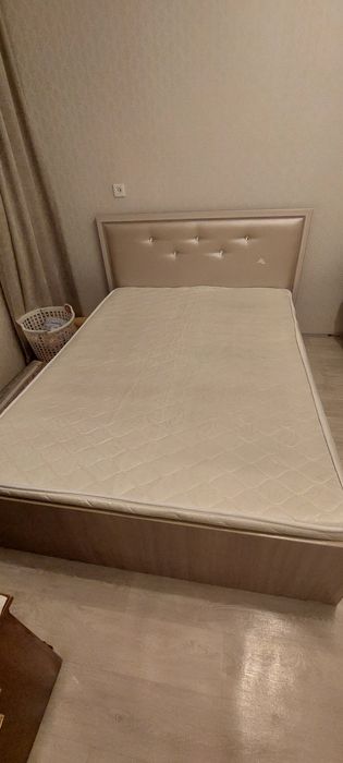 Двух спальный кровать