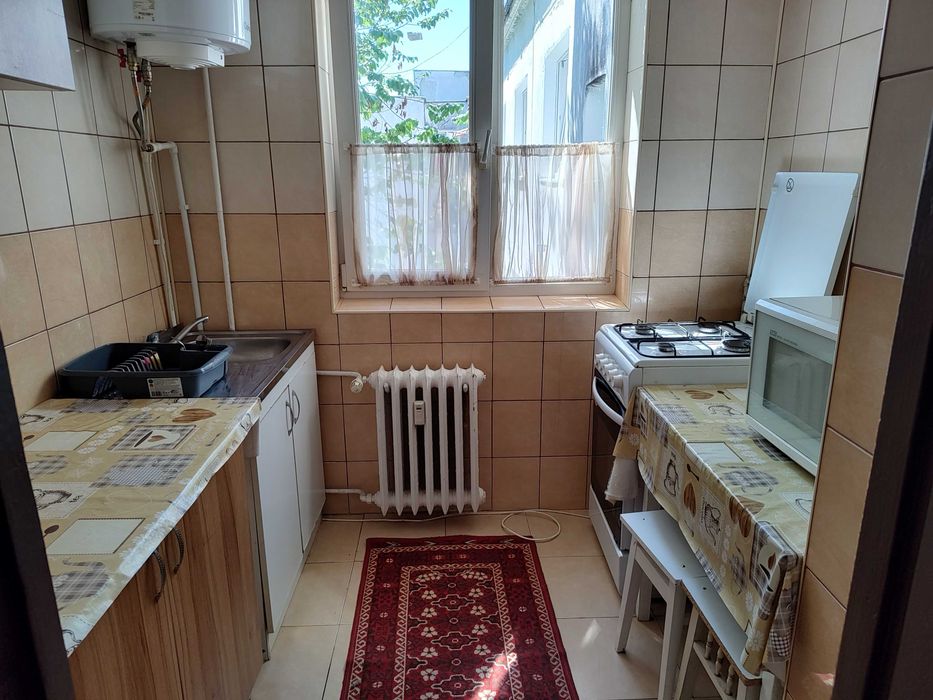 P.F inchiriez apartament 2 camere