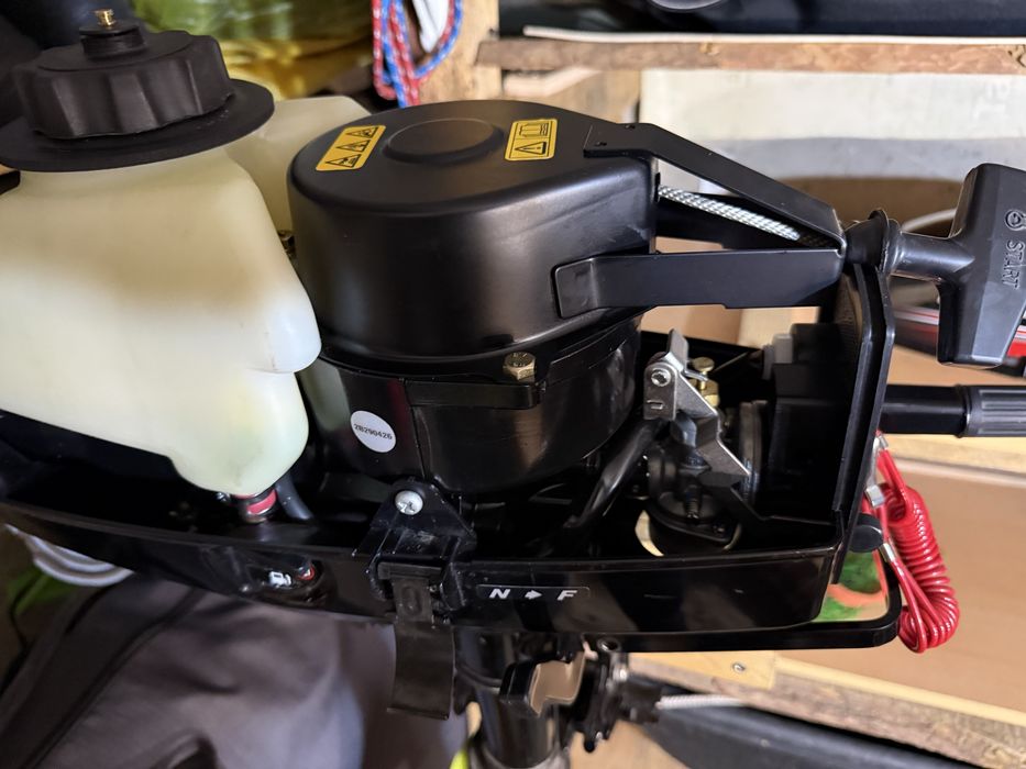 Лодочный мото MERCURY 3.3