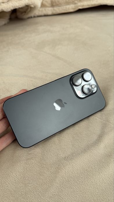 Iphone 16 pro - negru