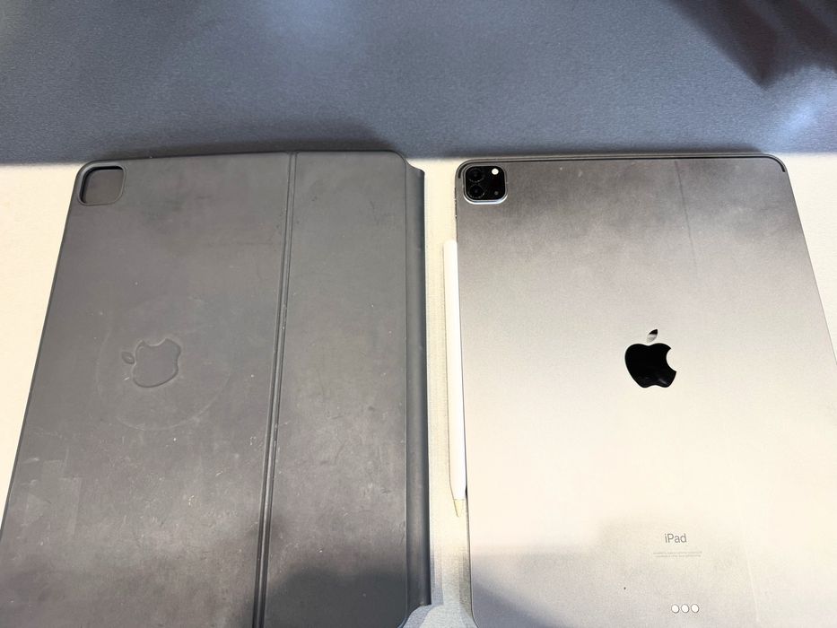 Ipad Pro 12.9 (5th Gen) + Magic Keyboard + Apple Pencil