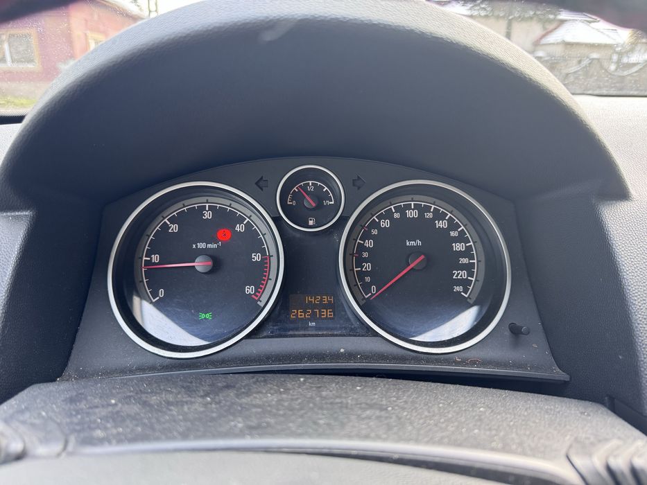 Opel Astra H , necesită reparatii