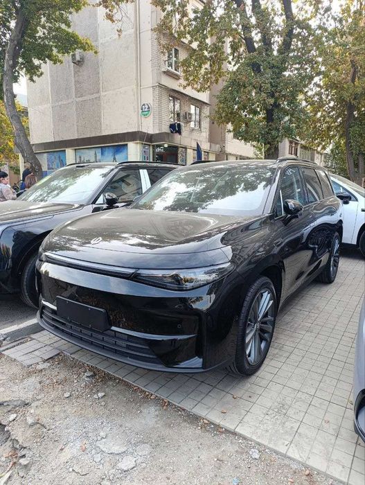 Leapmotor C16 Ристайлинг 1 поз Гибрид  2025г! Белый! Без пробега!