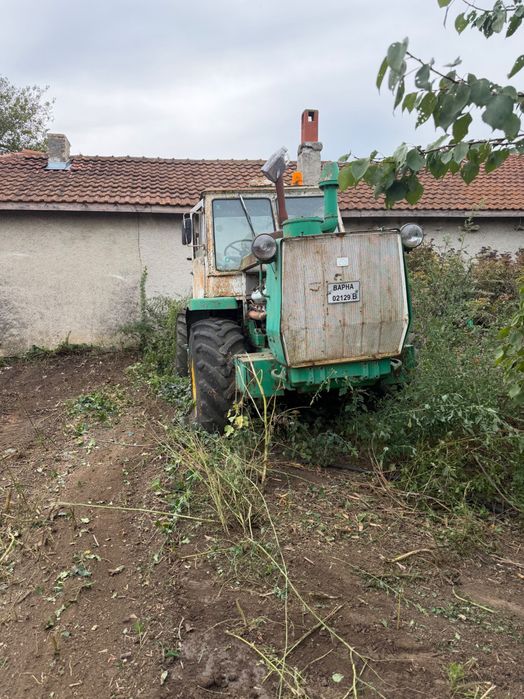 Продавам Трактор Т 150