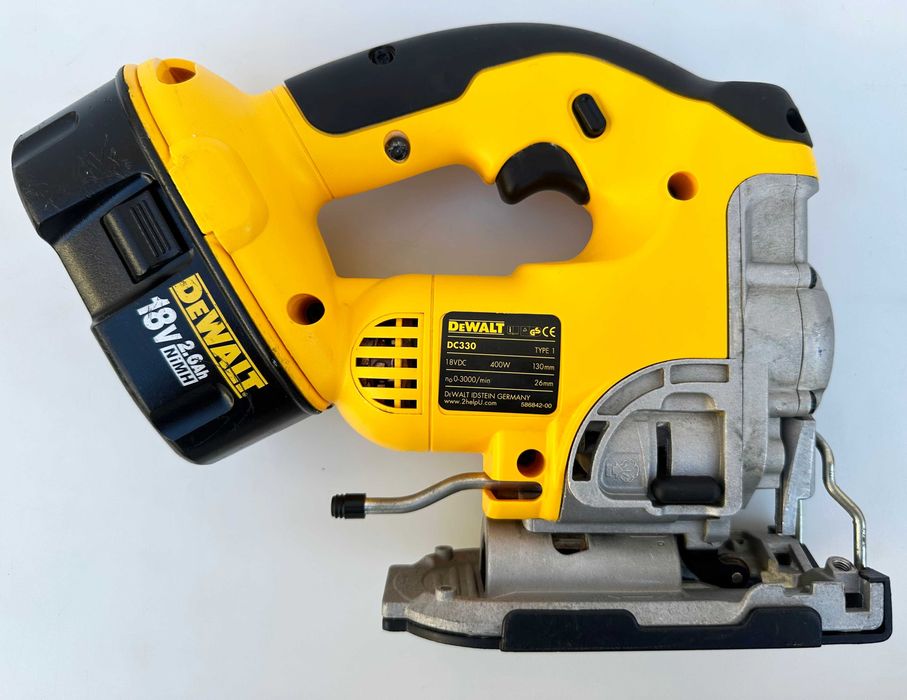 DEWALT DC330 - Акумулаторен прободен трион 18V