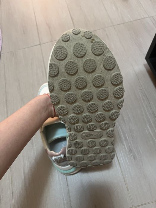 Оригинални сникърси Replay