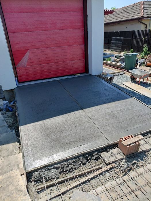 Trotuare , alei , beton periat , terase circulabile  , Garduri frontale sau laterale  cu plasa si pahare betonate