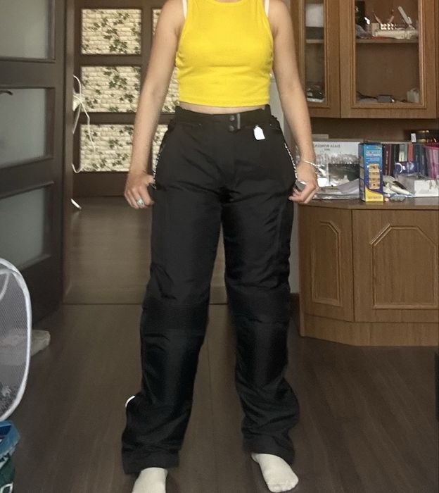 Pantaloni moto cu protectii genunchi