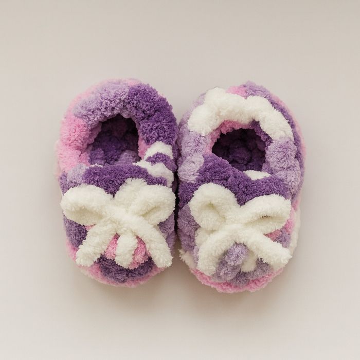 Плетени бебешки терлички