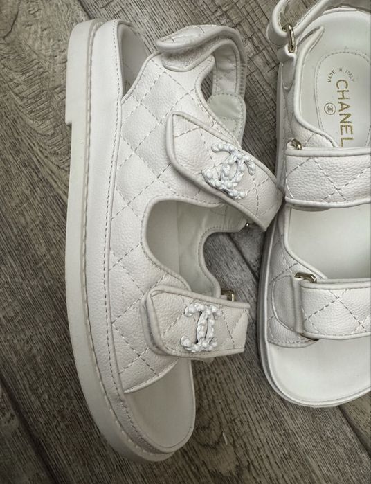 Санадали chanel натур кожа