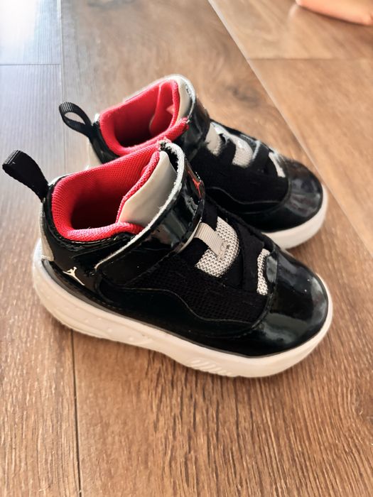 Детски обувки на nike jordan