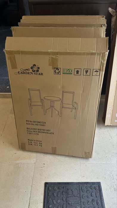 12 бр градински маси. Нови в опаковки.