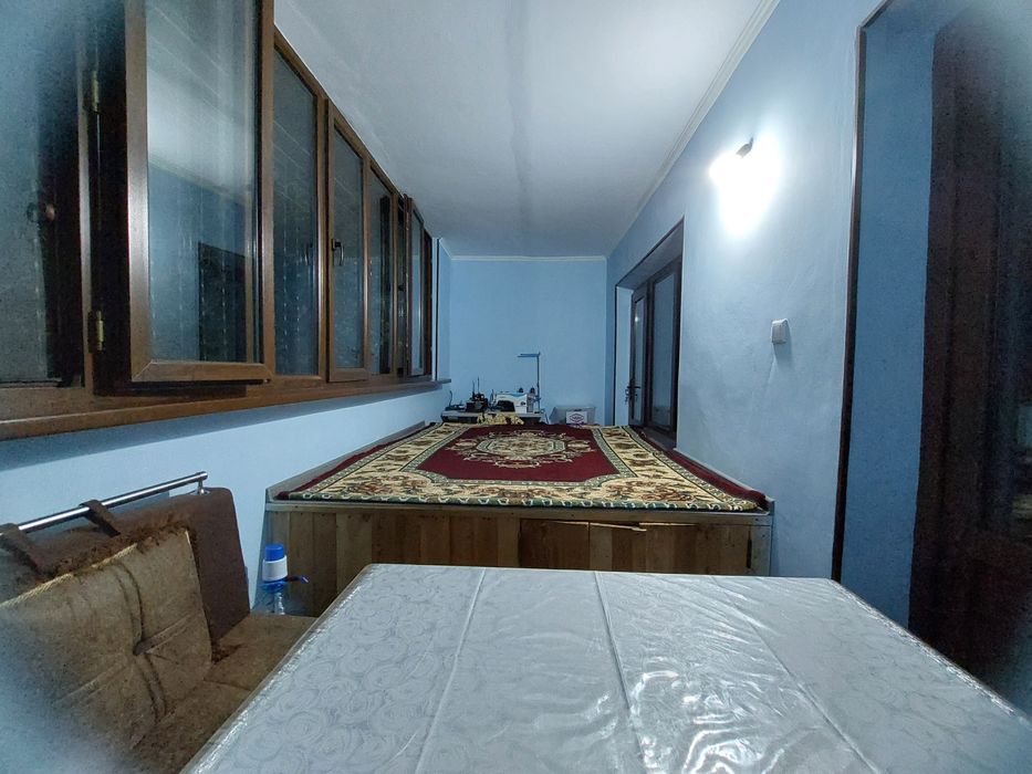 Г. Чирчик 3 мкр возле дорои