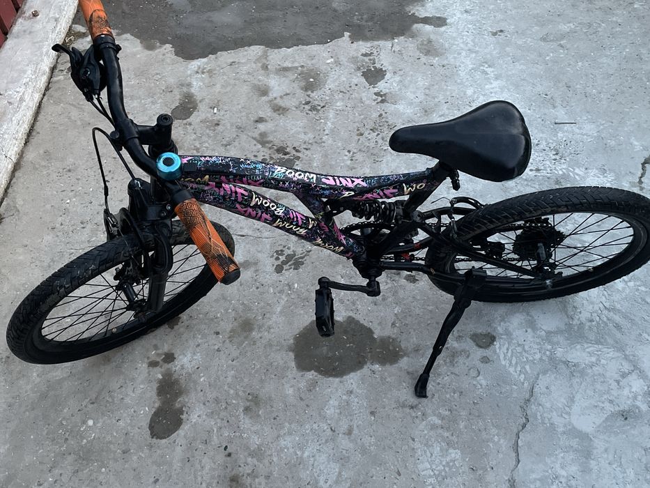 Bicicleta copii 8-9 ani.