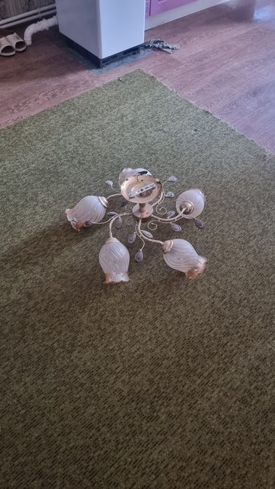 Продам люстры в отличном состоянии