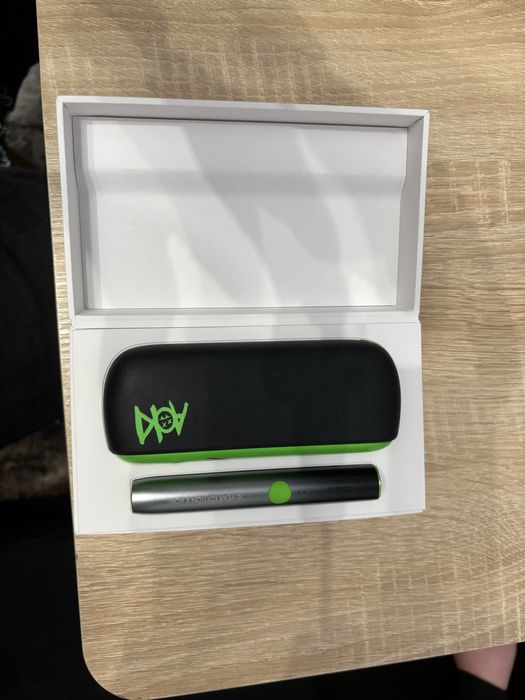 IQOS ILUMA Steve Aoki Limited Edition