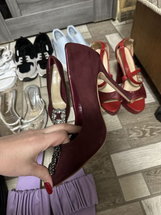 Продам много обуви 39