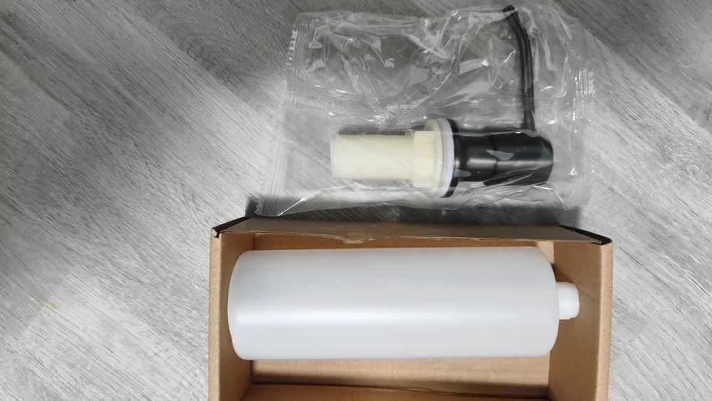 Продается дозатор для жидкого мыла, геля, для мойки новая